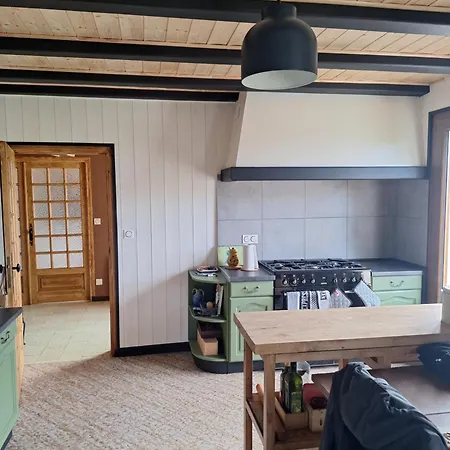 ゲストハウス La Des Sources