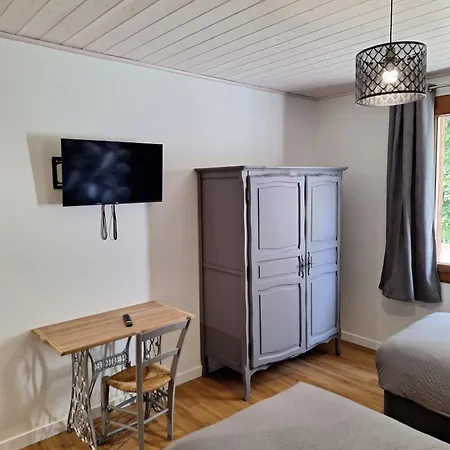 La Des Sources ゲストハウス ランゴーニュ